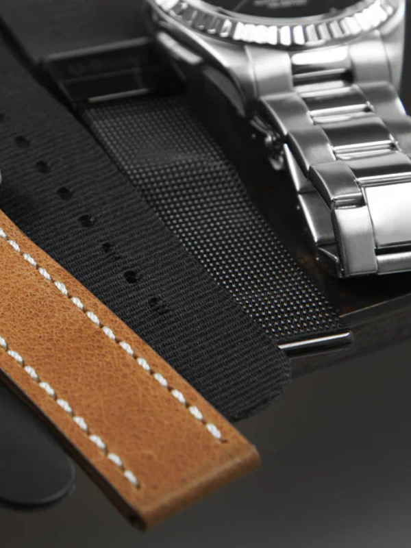 Leder vs. Metall-Armband: Welcher Stil passt besser zu dir?